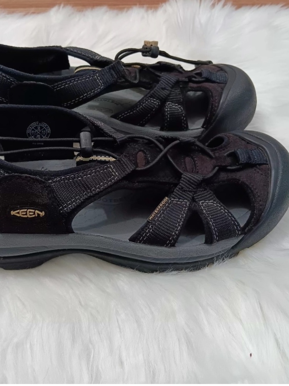 Keen womens Venice sandal